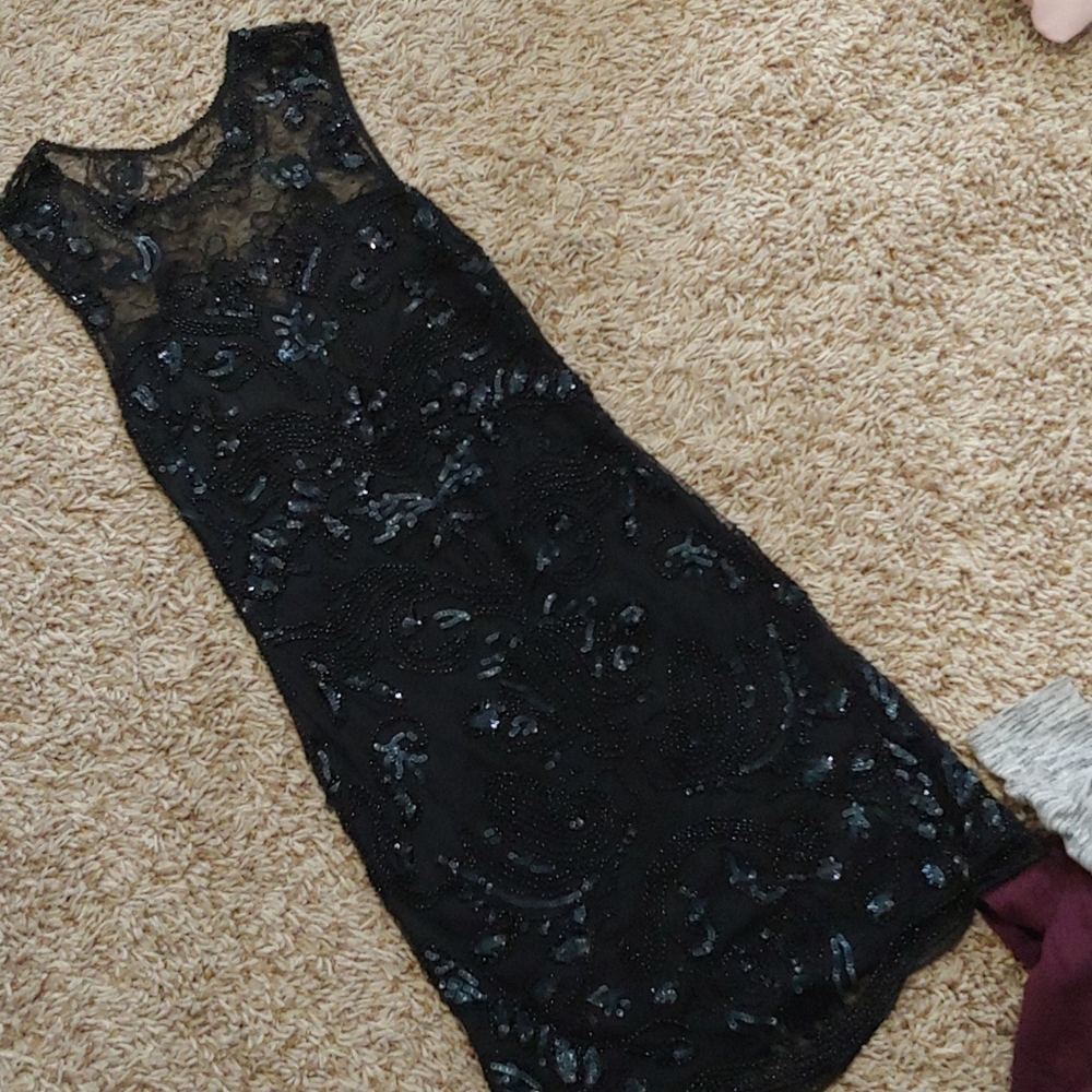 AVAILABLE Absolutely gorgeous black sequin cocktail dress xs
